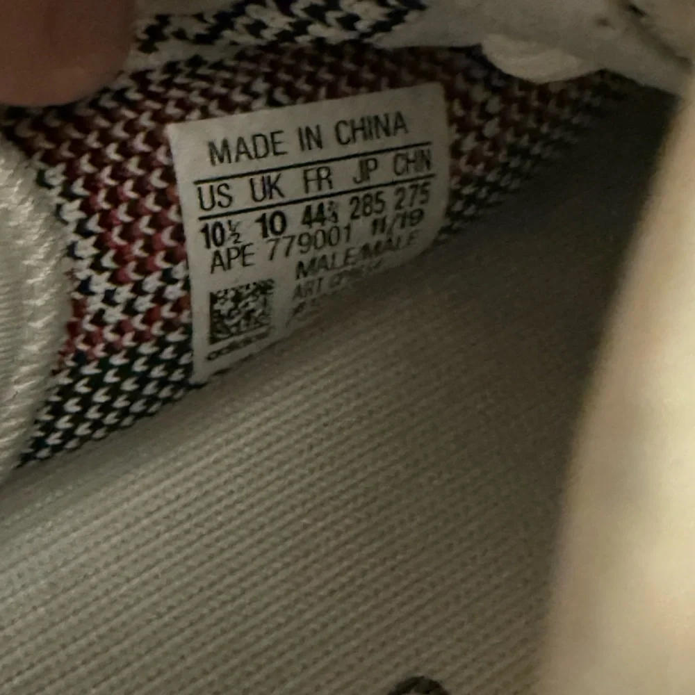 Adidas Yeezy Zebra Pattern Sneakers with Red Accent - Picture 4 of 5